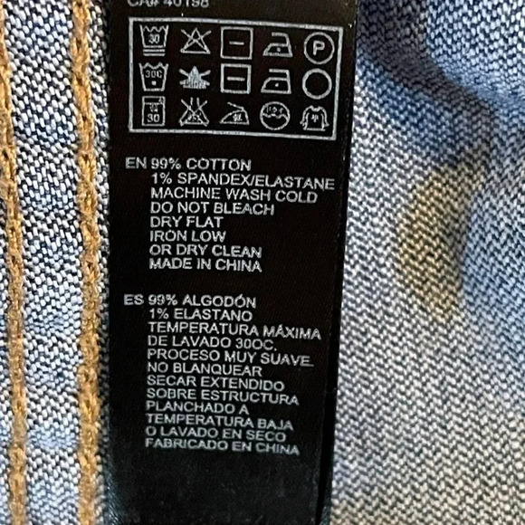 FOREVER21+ distressed jeans with studded detail. Cotton/spandex blend.
Size: 18 - Picture 7 of 12